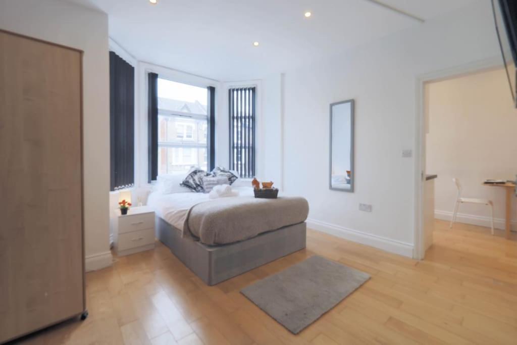 S3 Full In Kilburn With Kitchen Zone 2 * Londra